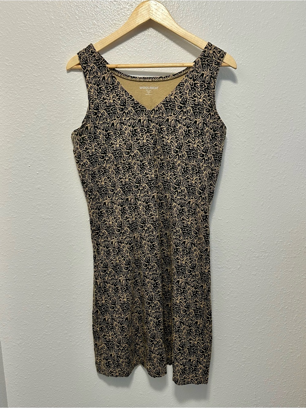 Woolrich Black & Tan Sleeveless V-Neck Dress